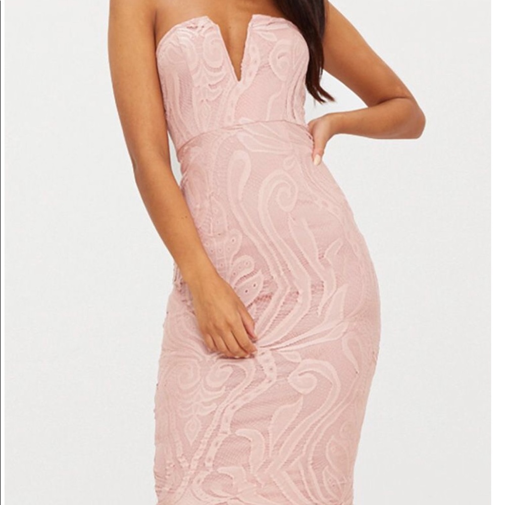 PrettyLittleThing Vneck Strapless Dress